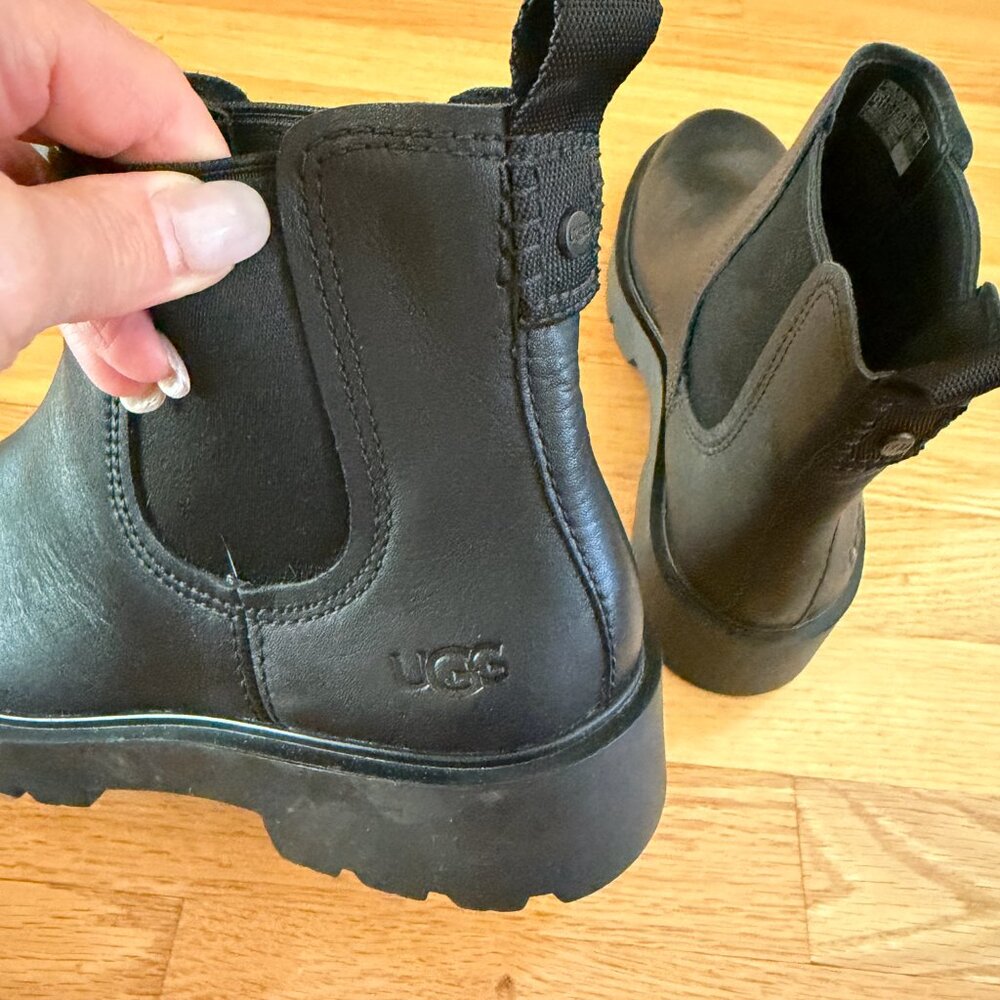 UGG Women's Black Chelsea Boots - Picture 5 of 16